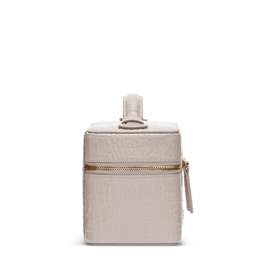 Make-up bag with signature symbol (S)