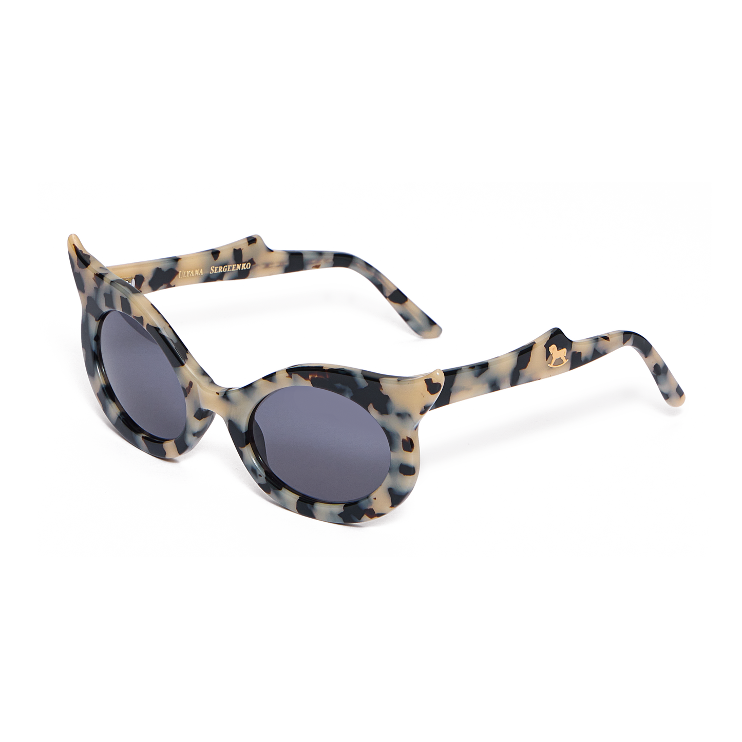 Sunglasses with upswept corners