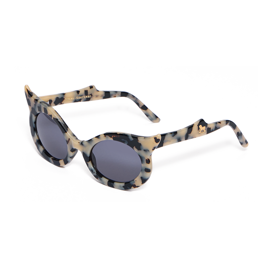 Sunglasses with upswept corners