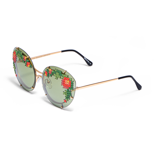Sunglasses with hand-embroidered lenses